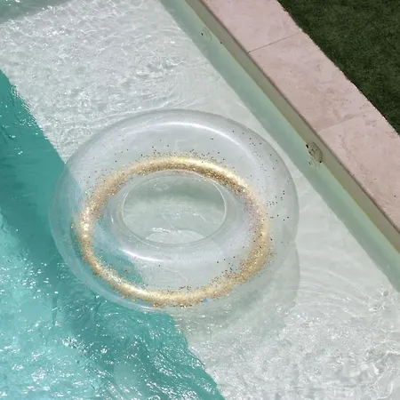 With A View Βίλα