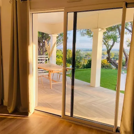 With A View Villa Saint-Andre-de-Cubzac