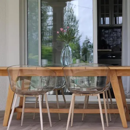 With A View Βίλα