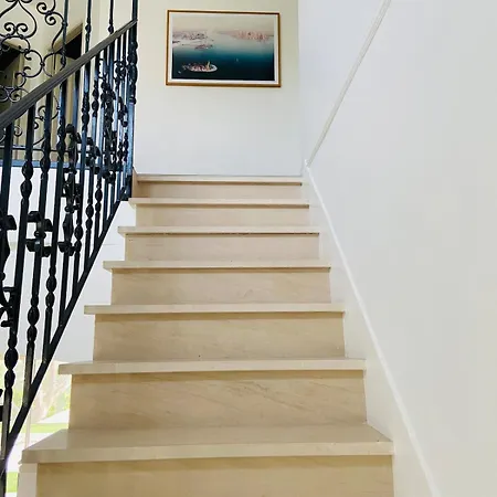 With A View Βίλα