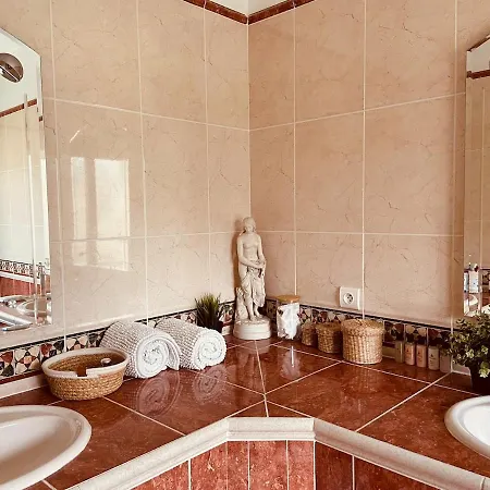 Villa With A View Saint-Andre-de-Cubzac